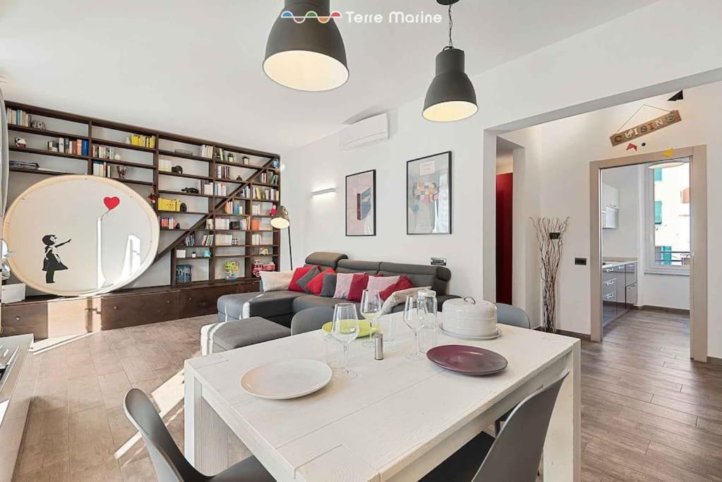 Graffiti House, Terre Marine Apartment Специя Екстериор снимка